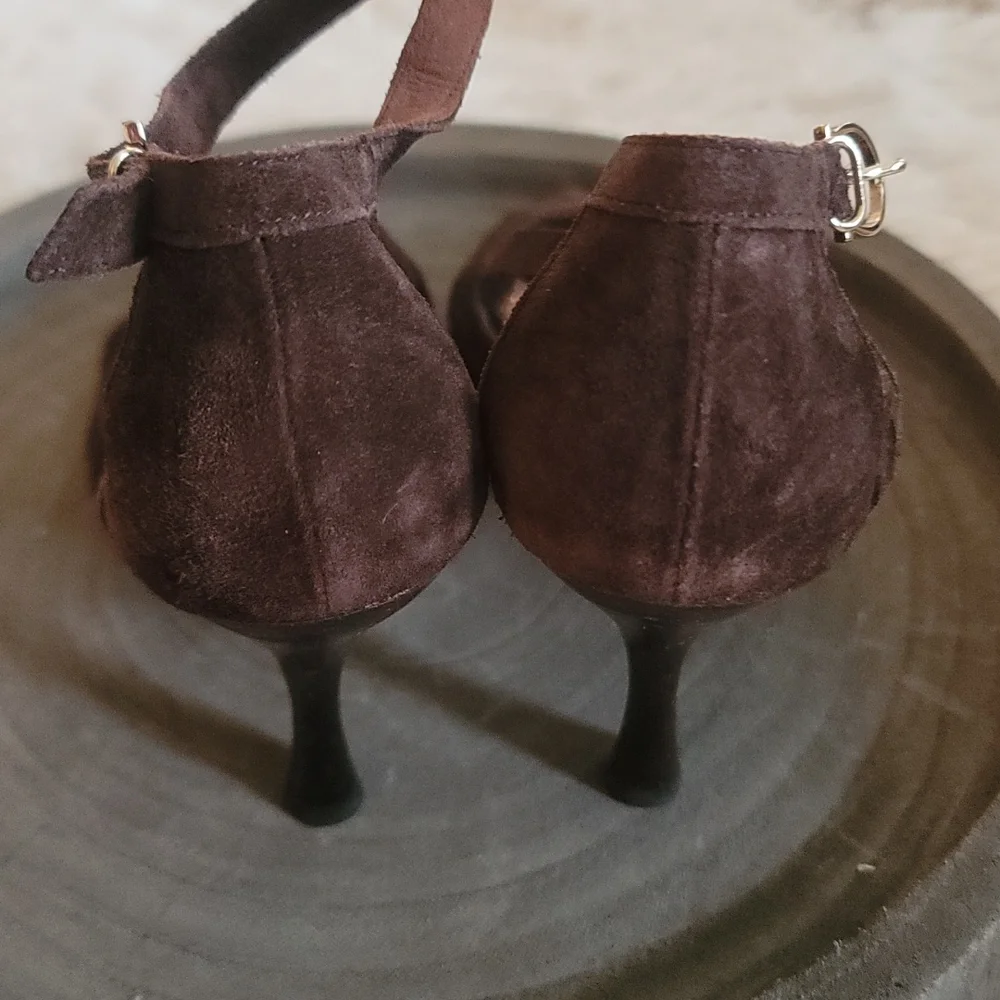 AUTHENTIC Salvatore Ferragamo Suede heels - Picture 3 of 7